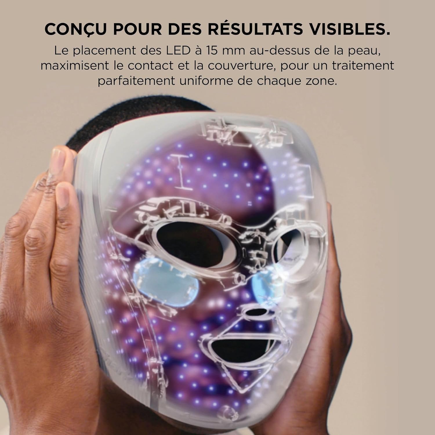 Masque Shark CryoGlow transparent montrant le placement des LED pour une couverture uniforme et des résultats visibles.