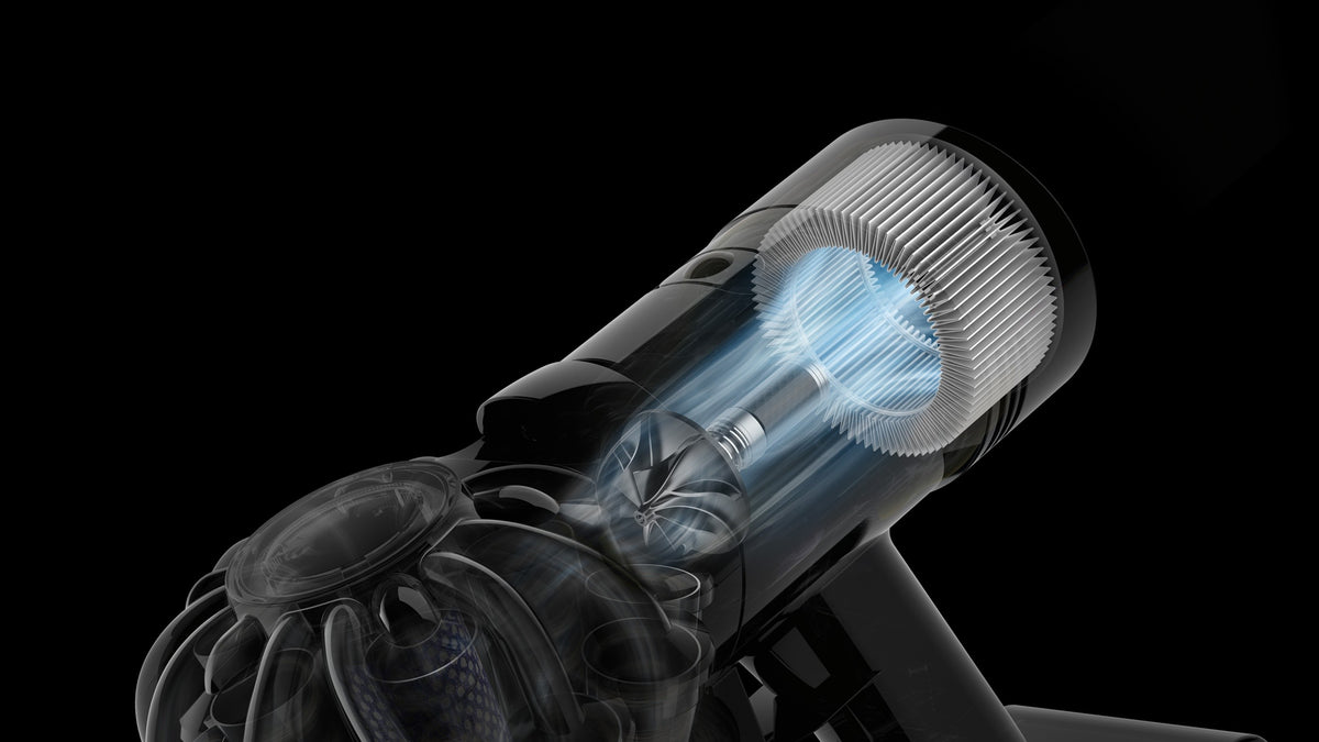 Vue intérieure du Dyson Car+Boat : le moteur aspire l'air à travers le filtre