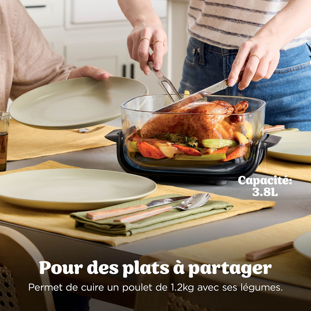 Poulet de 1,2 kg avec légumes dans le récipient de 3,8 L du Ninja CRISPi