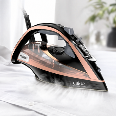 Repassage vapeur d'une chemise avec l'effet pressing 260 g/min