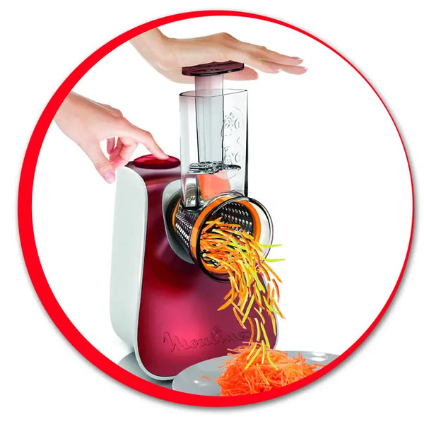 Très pratique : les préparations tombent directement dans l'assiette ou le verre.