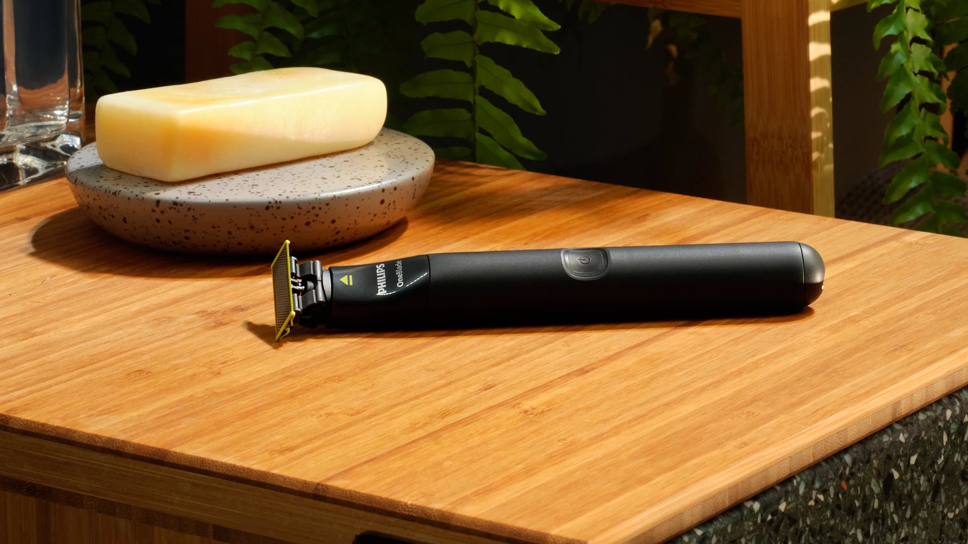 Philips OneBlade Visage + Corps Rasoir Électrique Hybride