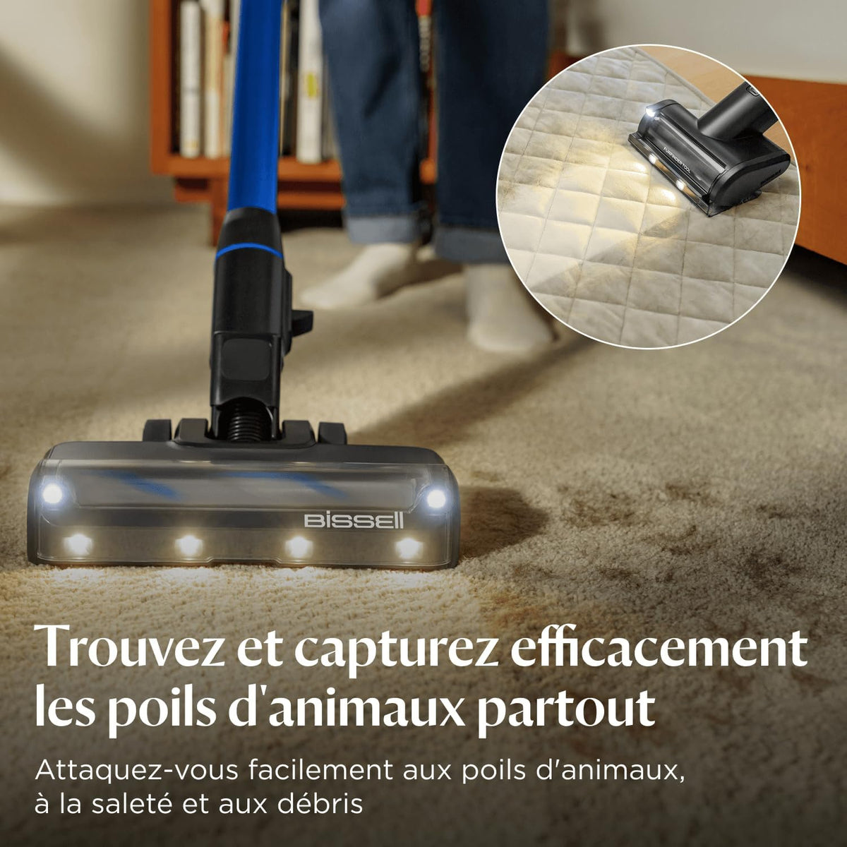 Bissell PowerClean FurFinder sur un tapis, phares LED allumés, pour les poils d'animaux