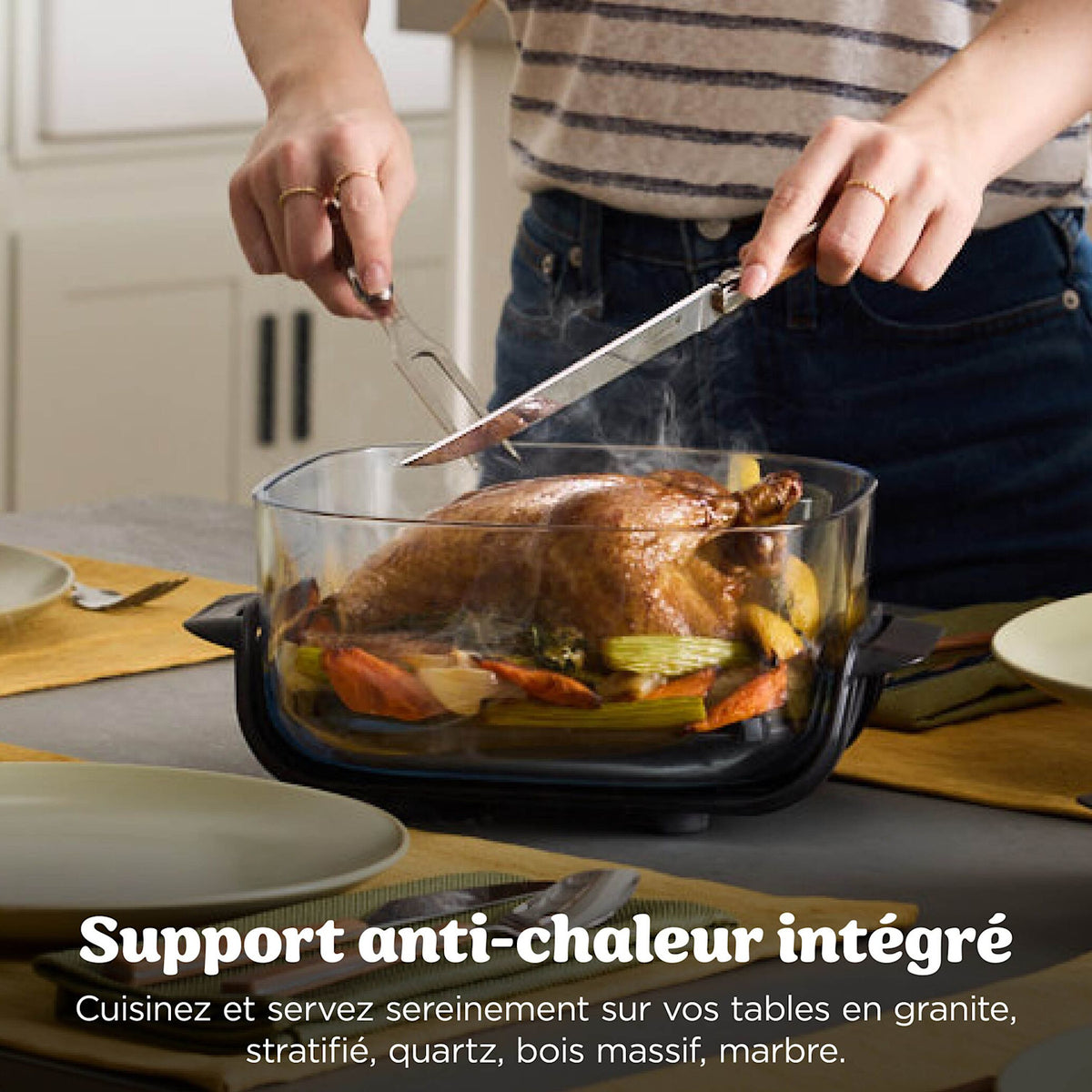 Support anti-chaleur intégré du Ninja CRISPi pour servir à table