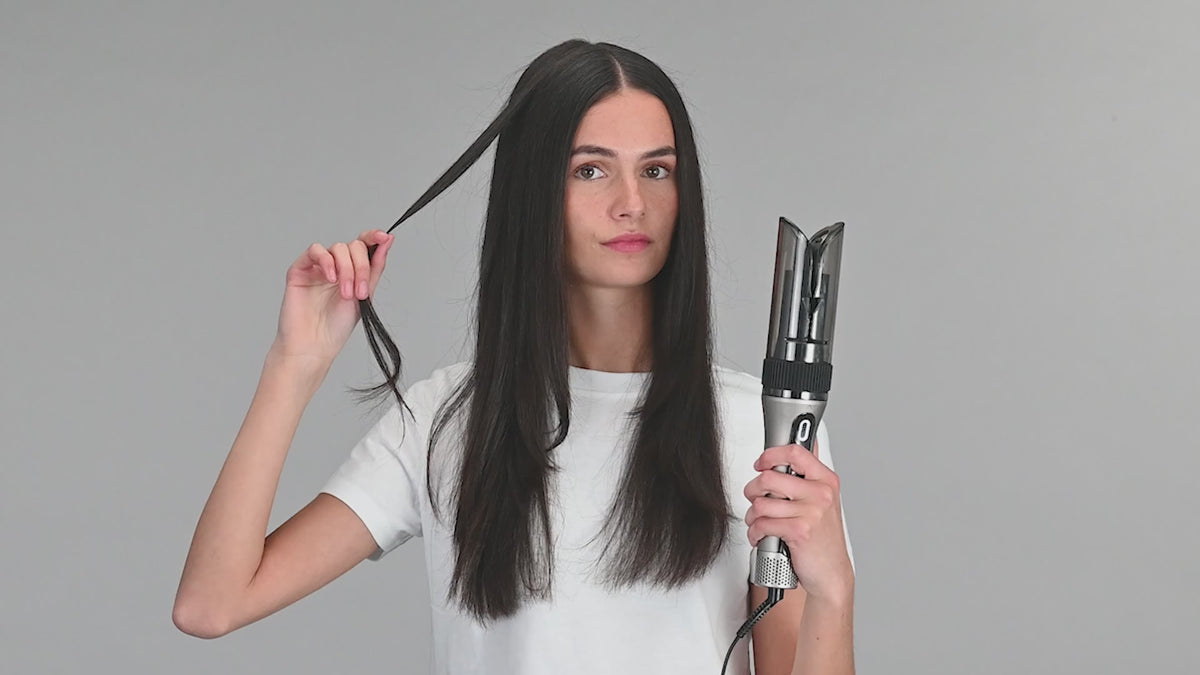Charger la vidéo: BaByliss Style Secret Air – Boucleur Automatique Rotatif à Air Chaud (C6688U)